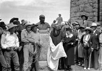 [Unveiling of Will Rogers Bust at Dedication of Will Rogers Shrine of the Sun]
