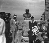 [Mrs. W. S. McSpadden at Shrine of the Sun Will Rogers Sculpture]