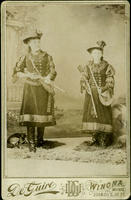 Two hunting women