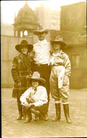 Bonnie, Tex, Mamie and Mrs. Jack de Graftenreid