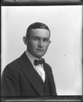 [Carte de Visite single portrait of adult Male]