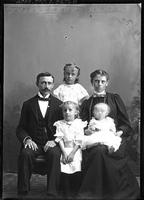 Harry Donart and family, Stillwater Pioneer