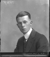 [Carte de Visite single portrait of adult Male]