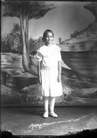 [Single portrait of a young Girl]