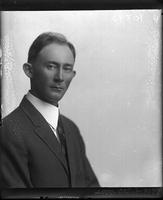 [Carte de Visite single portrait of adult Male]