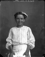 [Carte de Visite single portrait of young Girl]