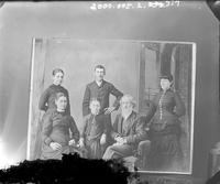 Photograph of a framed Wantland Family portrait