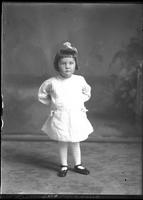 [Single portrait of a young Girl]