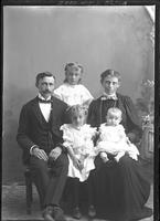 Harry Donart and family, Stillwater Pioneer