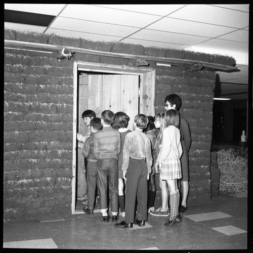 contact print available, 0000.E.001-0036 negatives missing