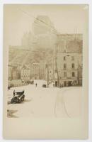 [Quebec street scene with automobiles and Chateau Frontenac]