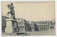 Versailles--La Statue de Louis XIV et la Cour de Marbre