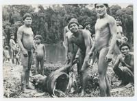 [Group of native Venezuelan men with dead animal]