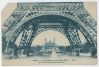 Paris--Le Trocadero vu sous la Tour Eiffel