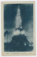 Paris--La Tour Eiffel--Vue de nuit