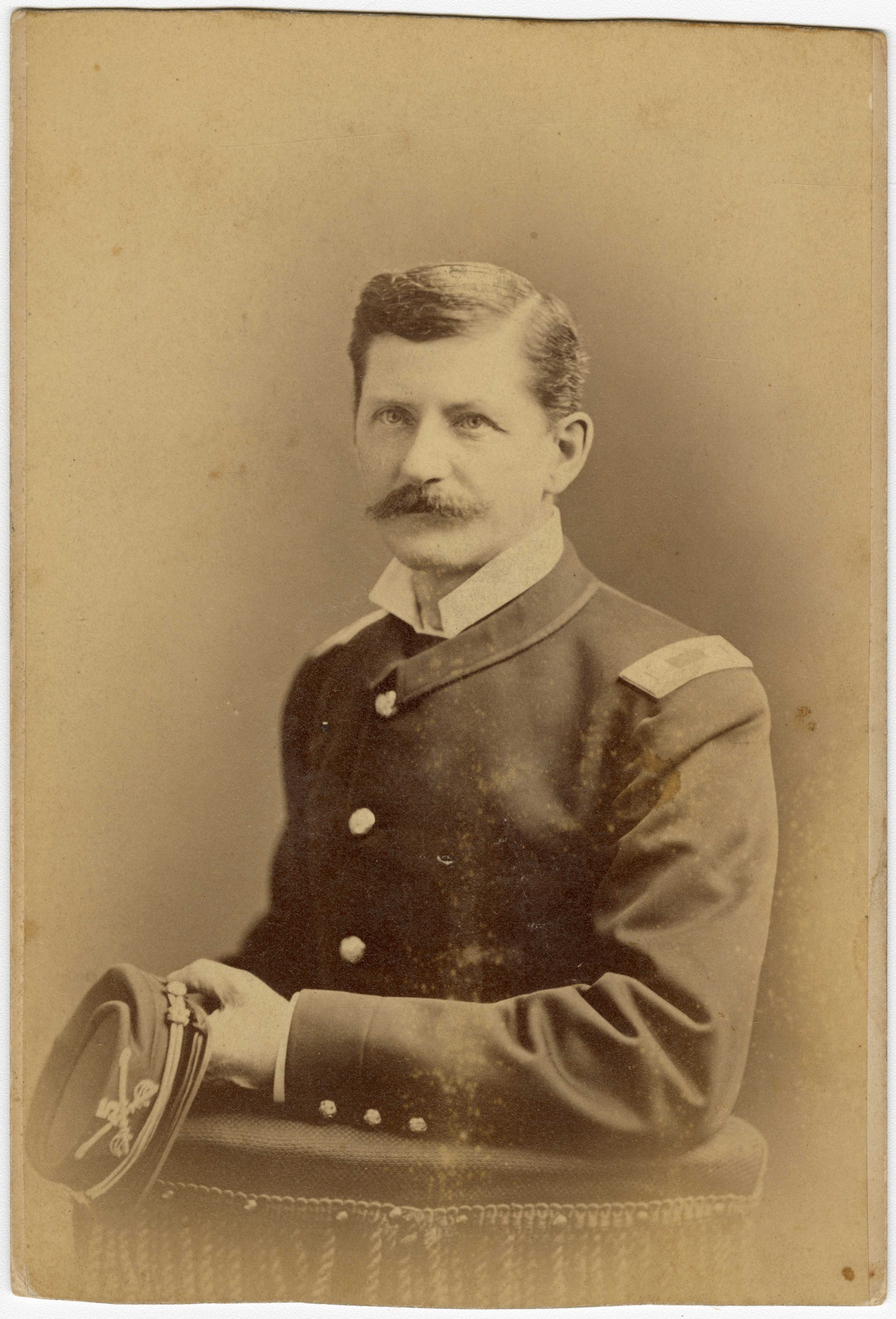 [Studio portrait of Captain John M. Hamilton in 5th Cavalry uniform]