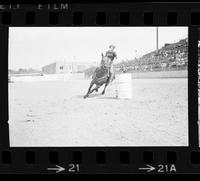 Sally Dodd Barrel racing, 21.4 Sec