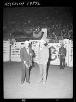 Gene Pruett presenting Hoss Inman Halter for Bucking Horse of Year